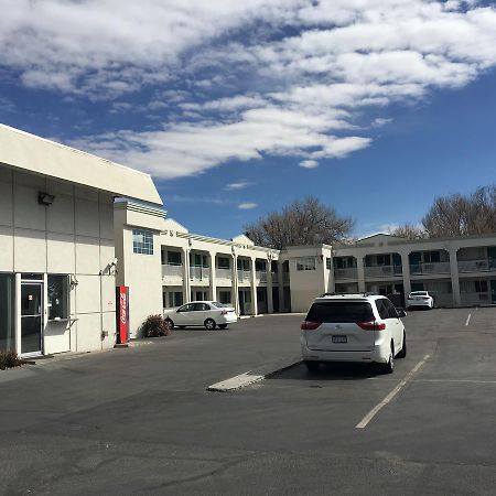 Howard Johnson By Wyndham Colorado Springs Exterior photo