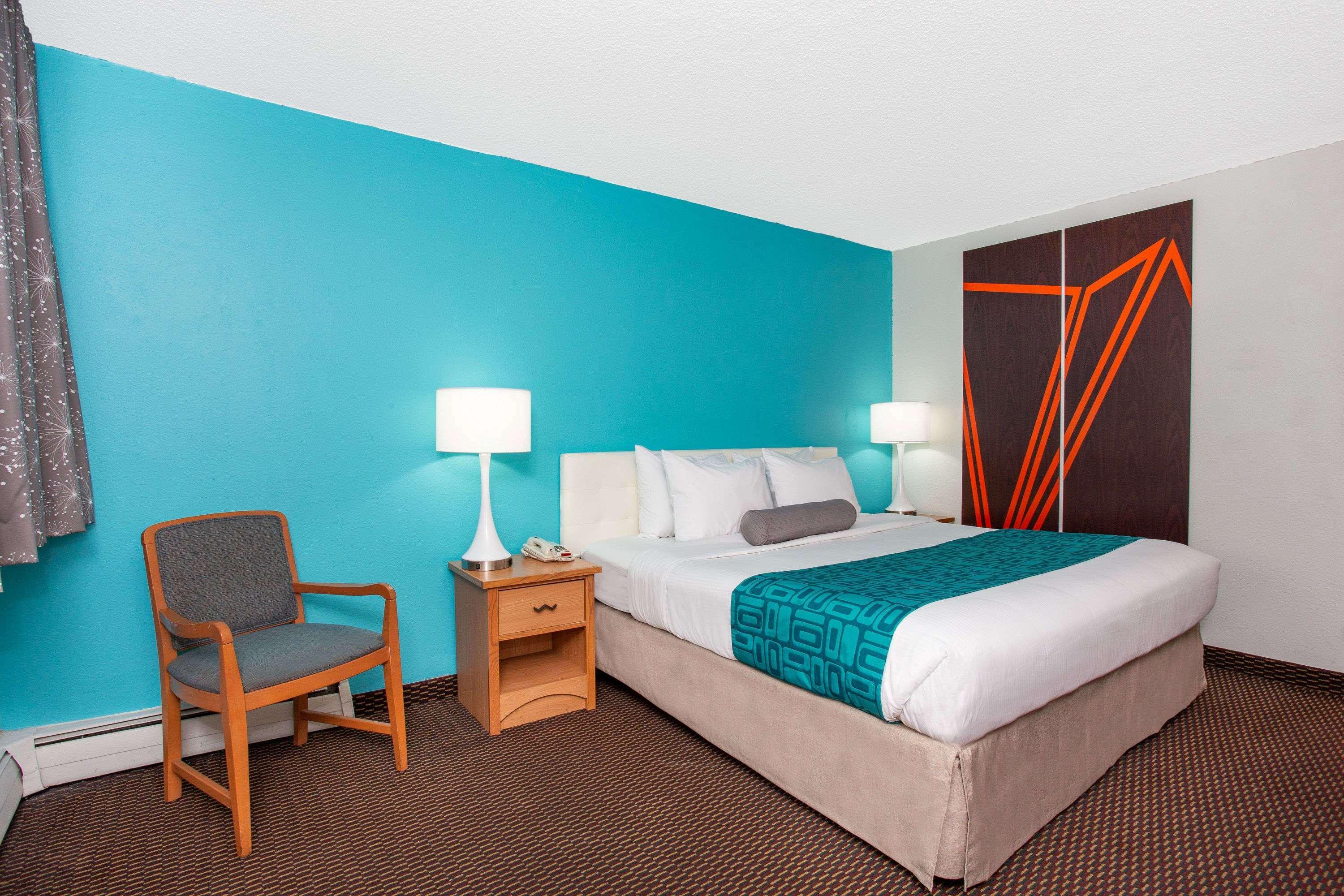 Howard Johnson By Wyndham Colorado Springs Exterior photo